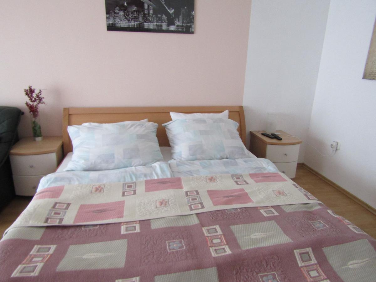 M.M. Home Apartman Gyor Bagian luar foto